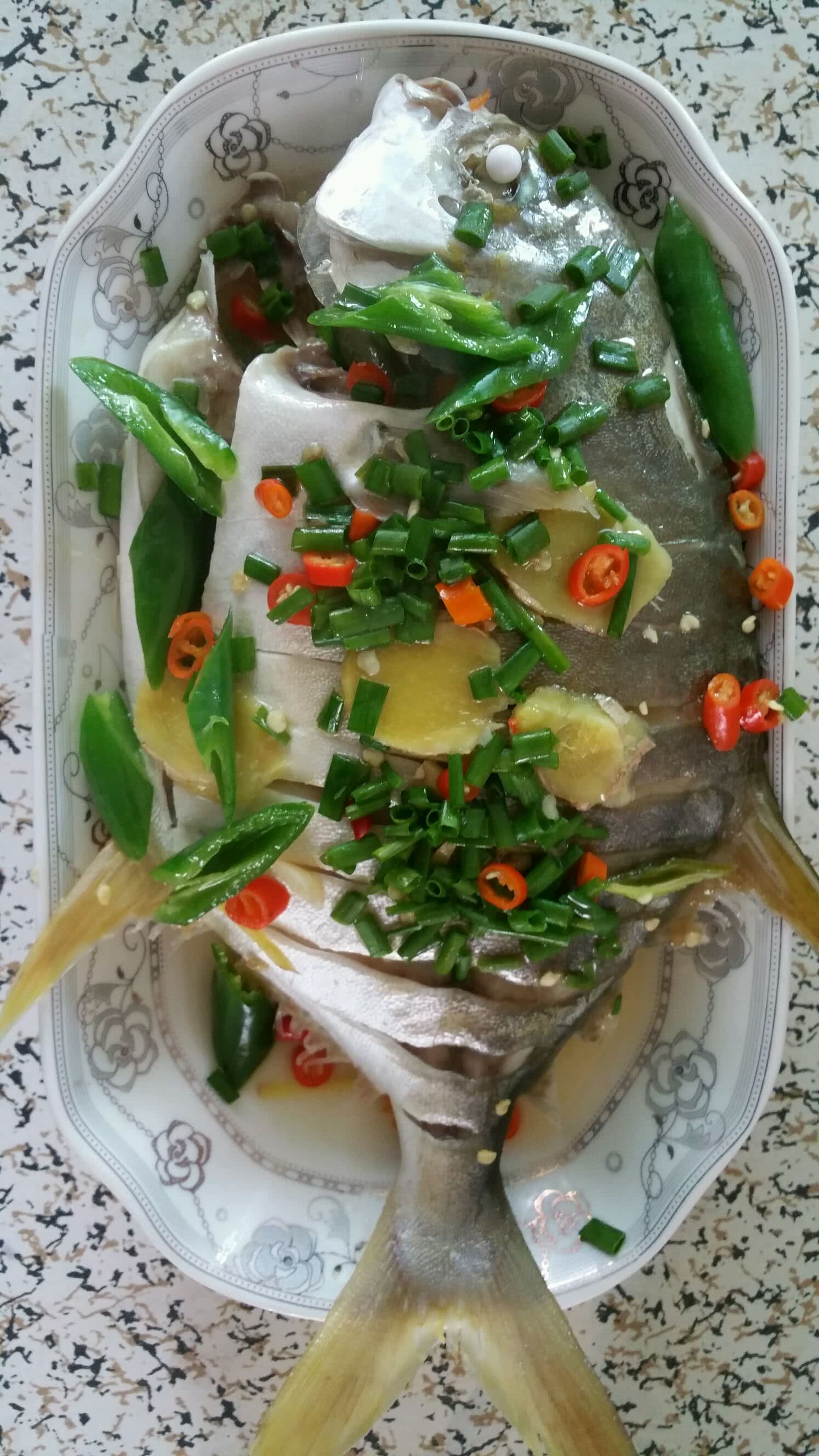 清蒸海鲳鱼