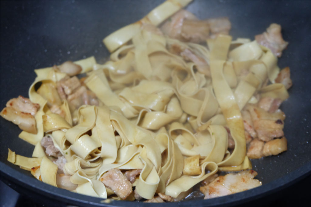 豆腐皮炒肉