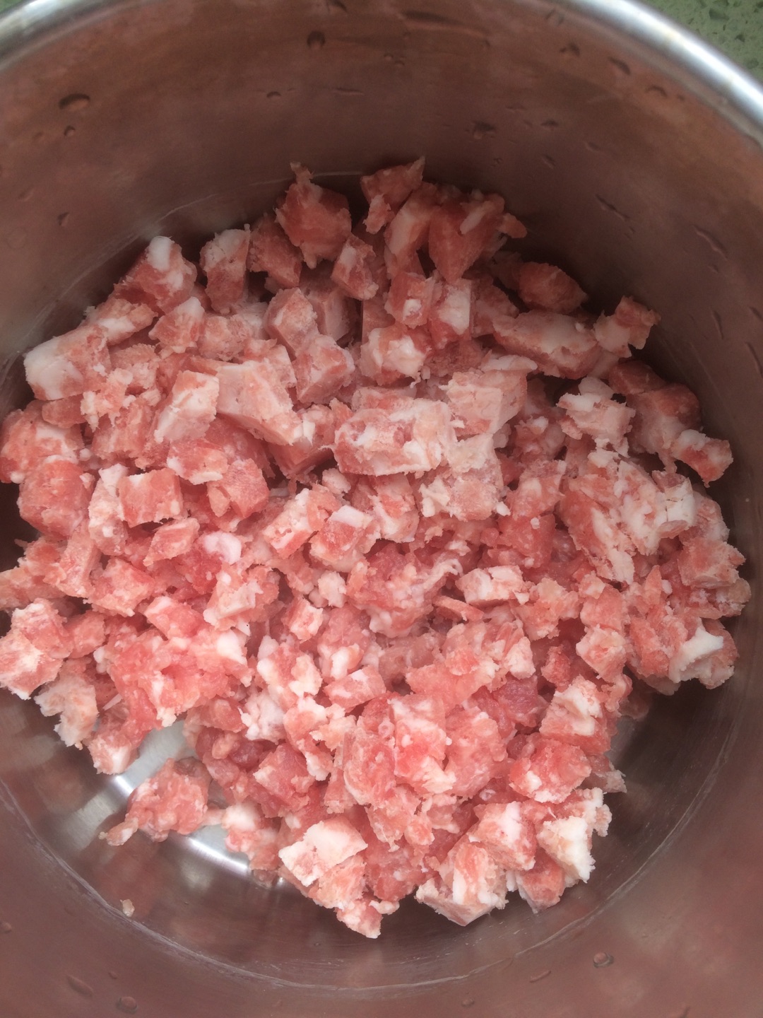猪肉鲜藕饺的做法图解1