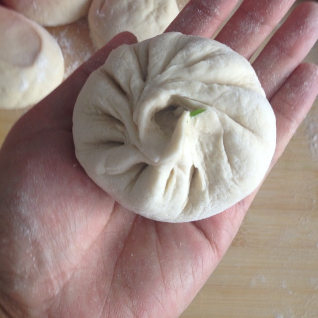韭菜鸡蛋馅大包子