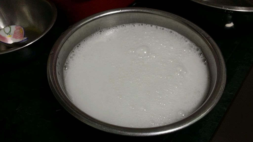 面条千层糕下面芝麻图片