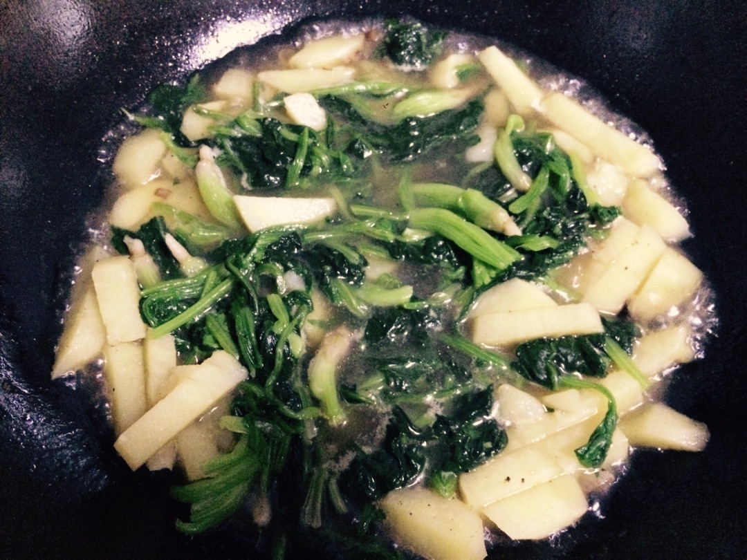 菠菜土豆汤