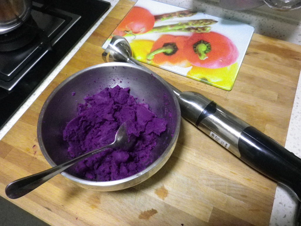 紫薯手擀面怎么做_紫薯手擀面的做法_阿大的美食_豆果美食
