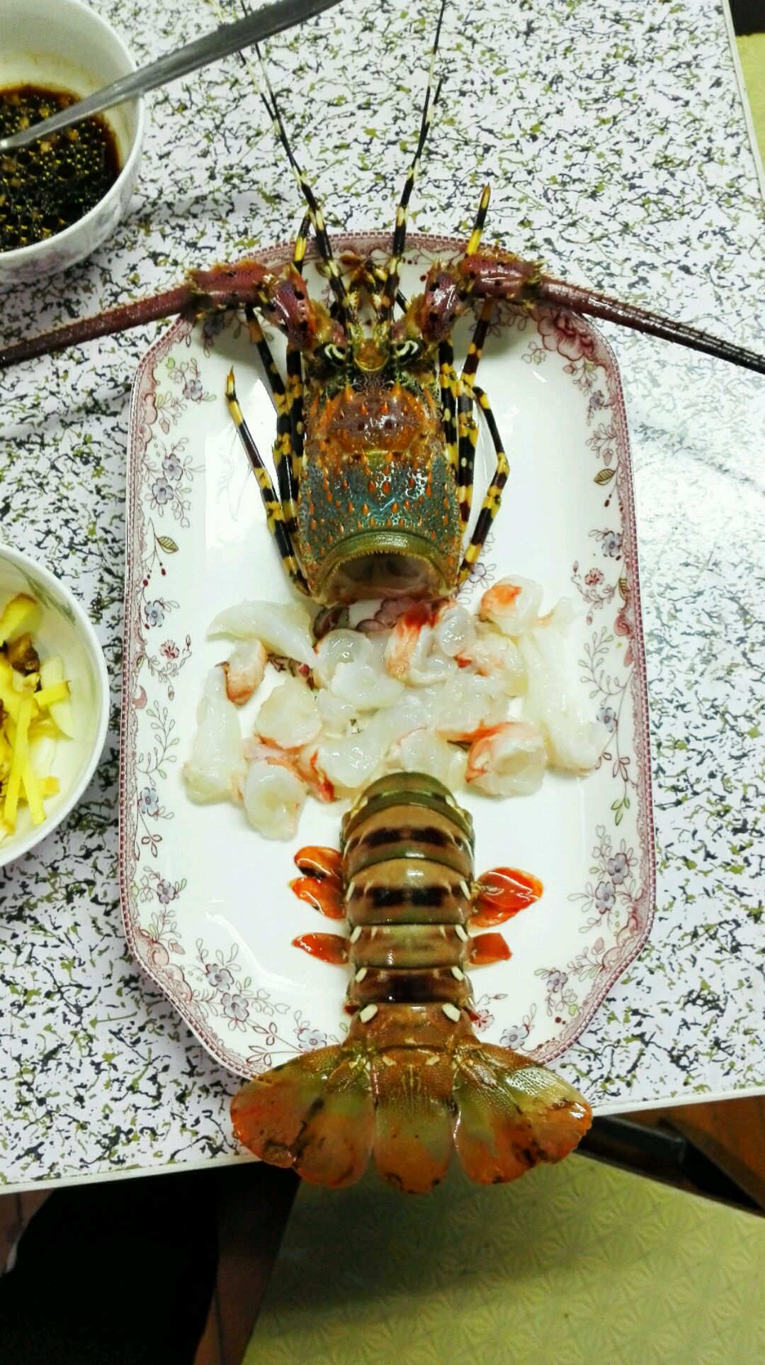 蒜蓉清蒸花龙虾