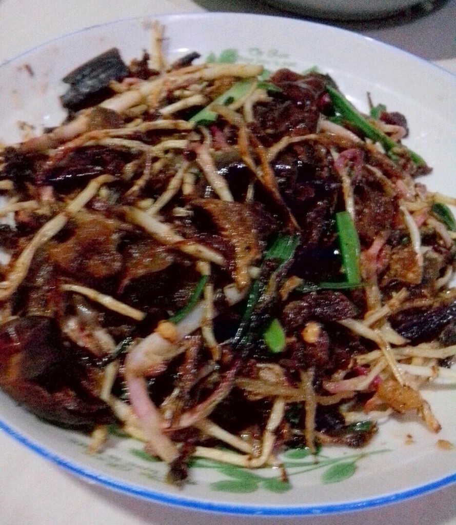折耳根炒腊肉