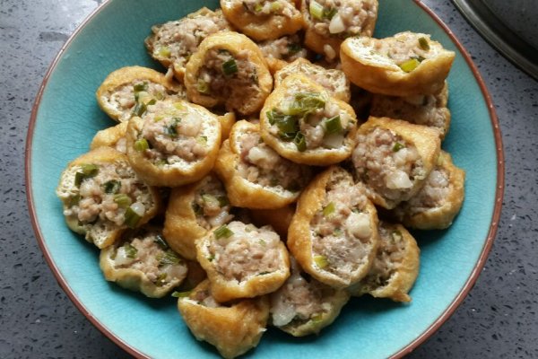 豆腐蒸五花肉怎么做好吃,油豆腐蒸五花肉的家常做法