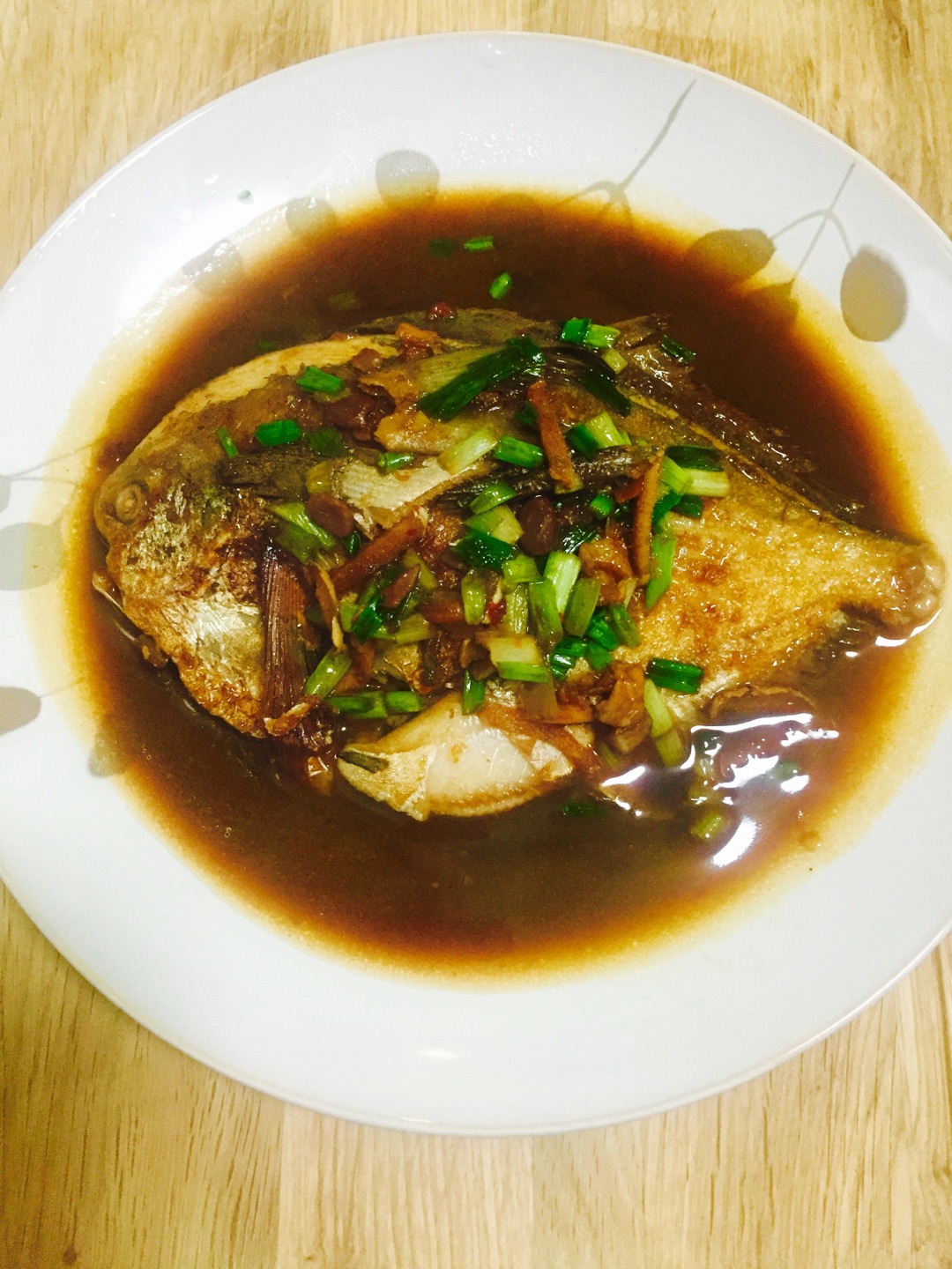 木子宝贝最爱:红烧稀饭煮鲳鱼黑米需要加水图片