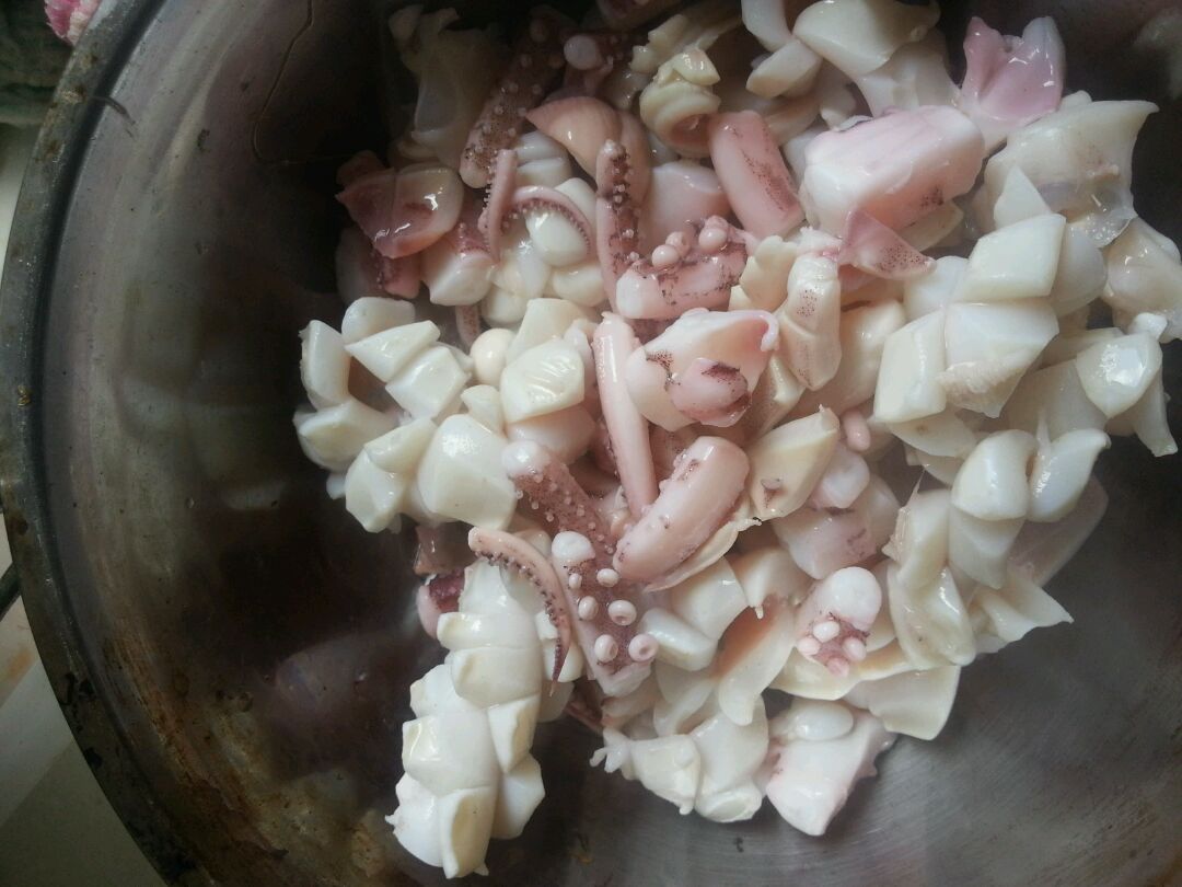 爆炒鱿鱼卷怎么做_爆炒鱿鱼卷的做法_豆果美食