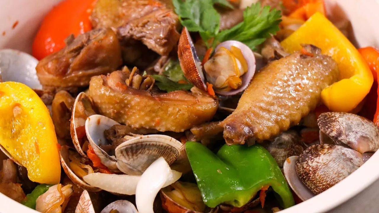 蛤蜊蘑菇鸡:青岛人吃鸡,鲜得有一套!