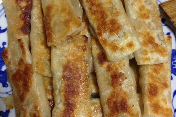 鲜肉锅贴的做法