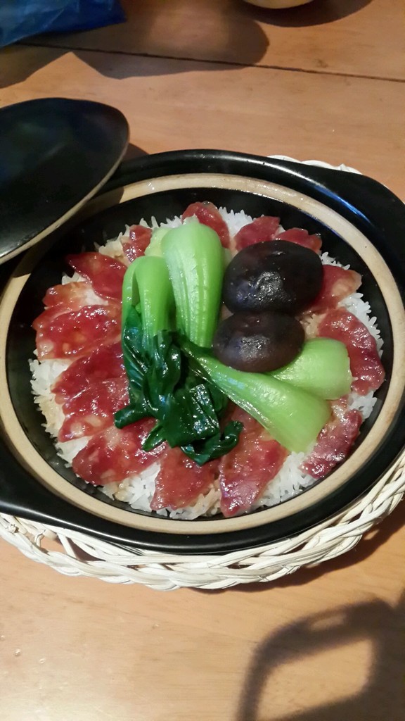 广式腊肠煲仔饭