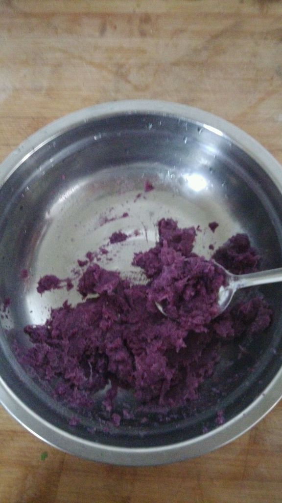 紫薯丸子的做法 !-- 图解2 -->