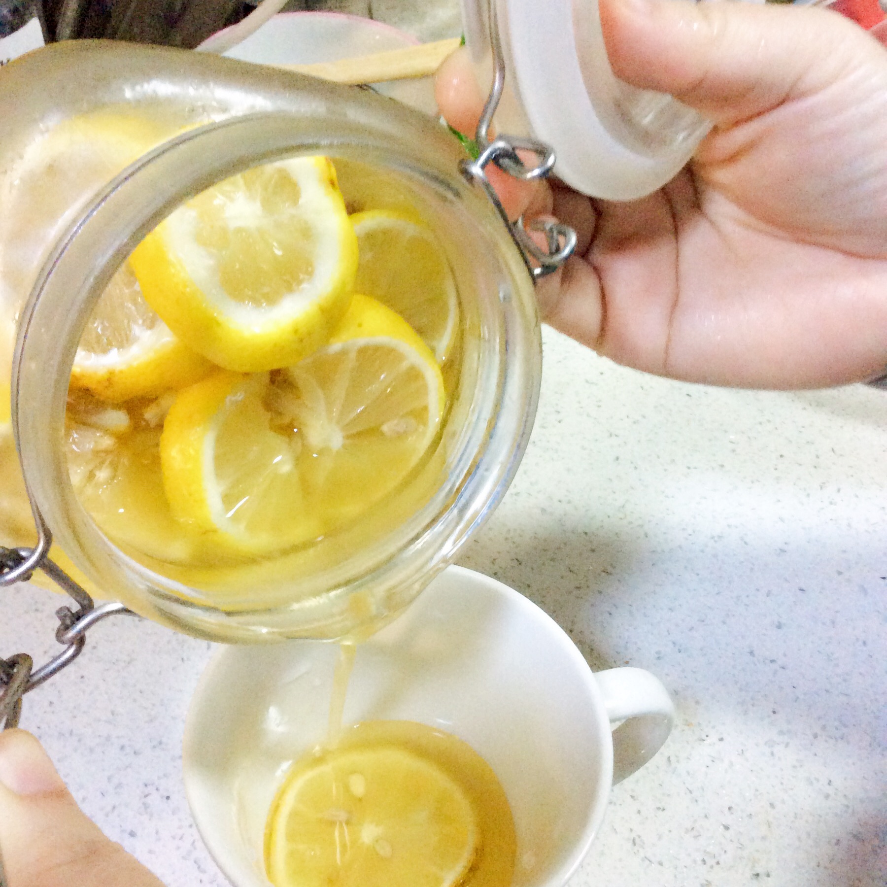 七彩柠檬杯塑料杯磨砂柠檬杯礼品LOGO活力瓶手动榨汁水果杯子-阿里巴巴