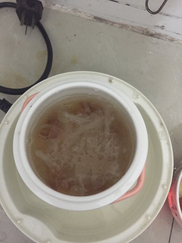 桃胶皂角米红薯燕窝羹