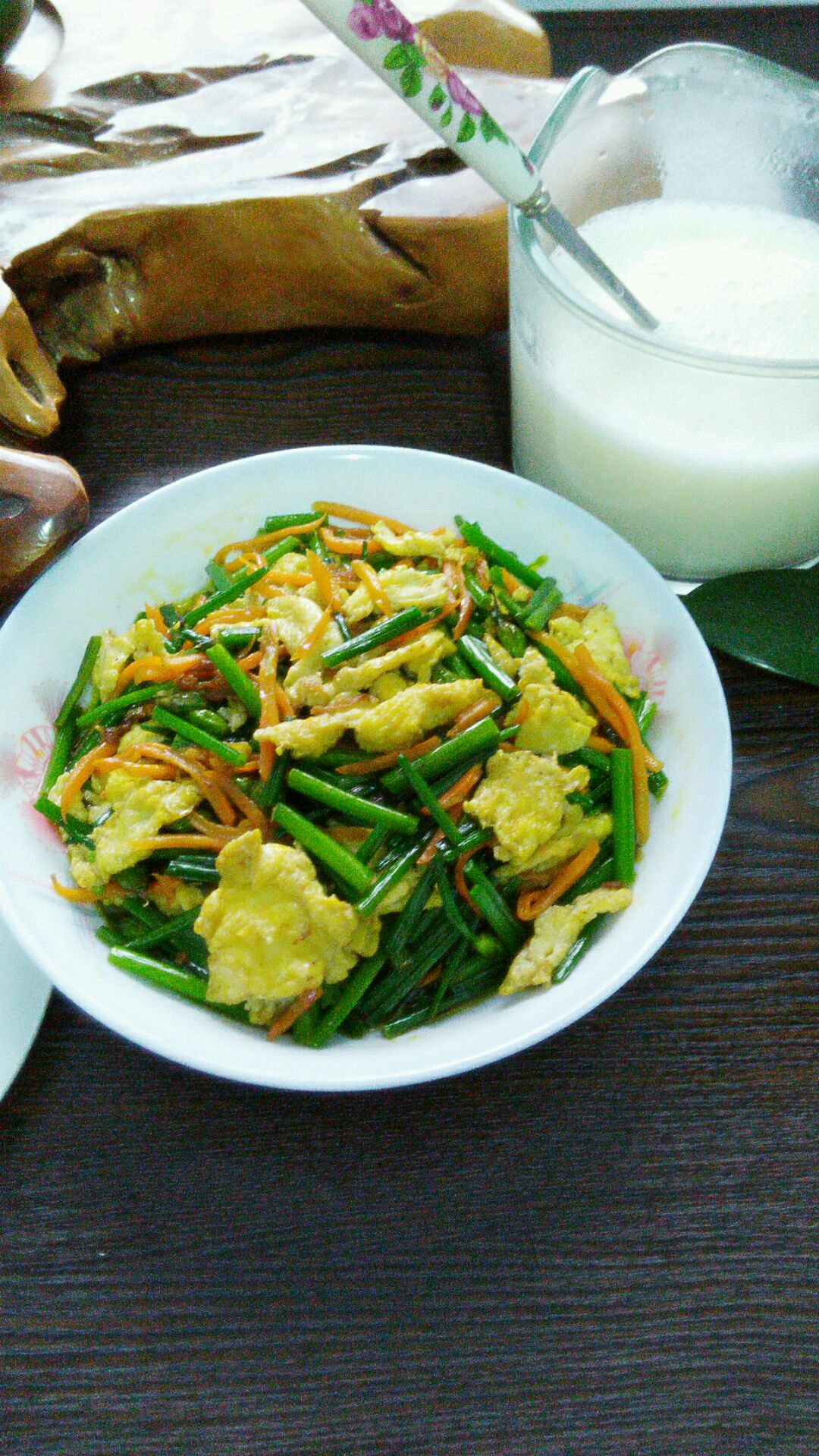 韮菜莛炒鸡蛋