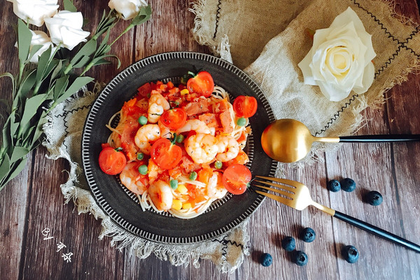 冬日暖心番茄虾仁培根意面#中粮我买,超模滋料