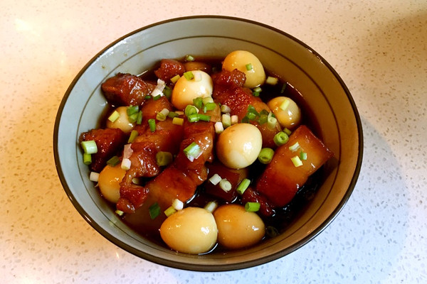 软软糯糯【鹌鹑蛋红烧肉】萝卜能吃孕妇羊排汤图片