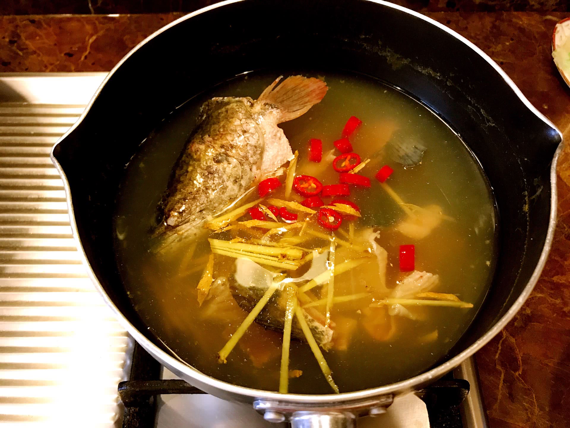 慢煮草鱼汤怎么做_慢煮草鱼汤的做法_豆果美食