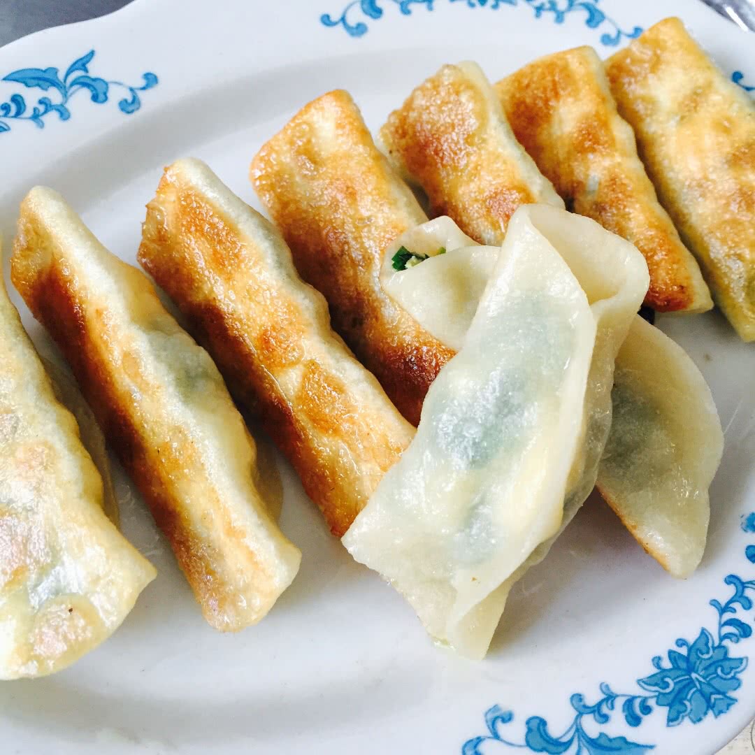 素食者-韭菜鸡蛋锅贴