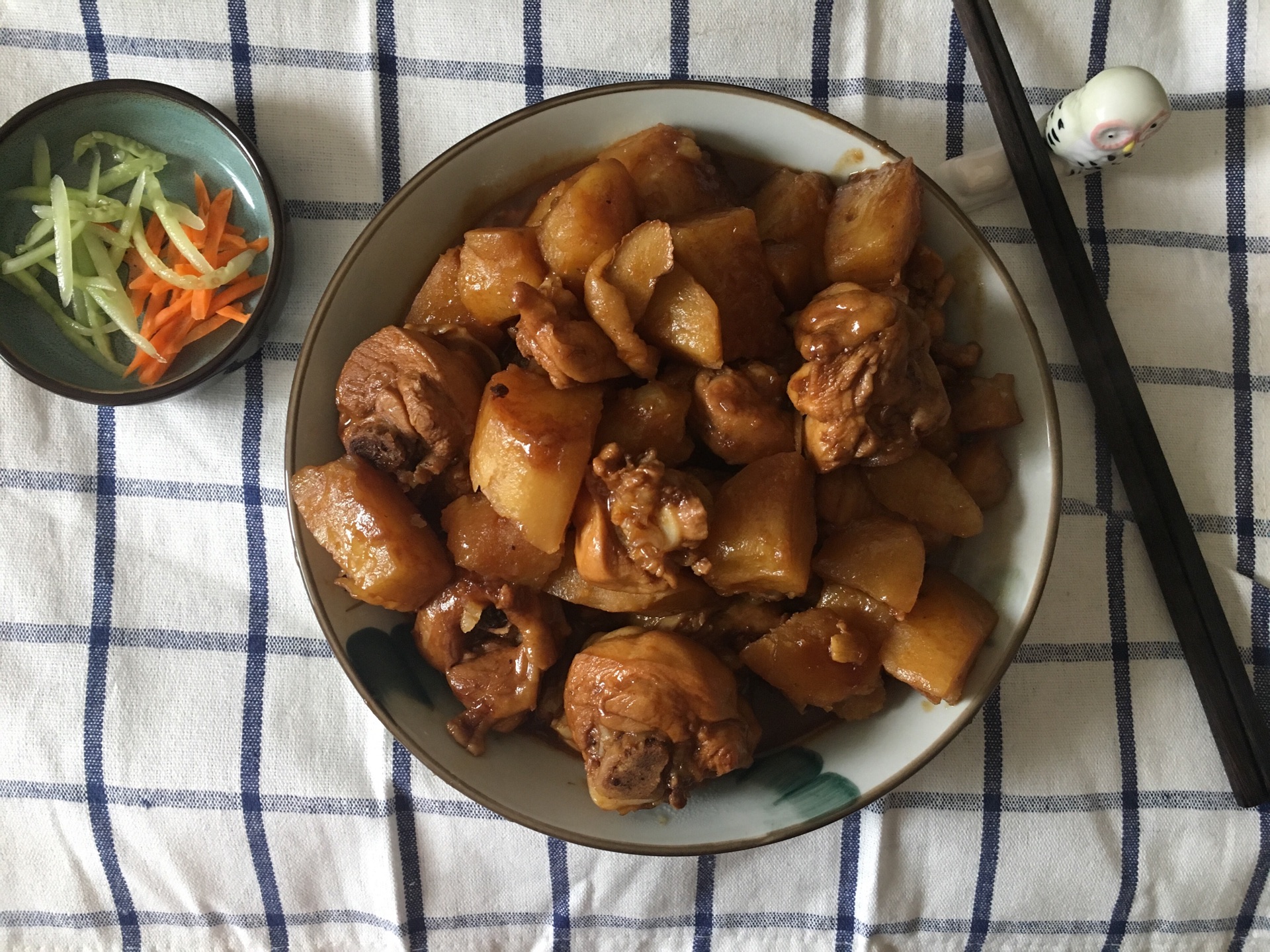 土豆烧鸡腿的做法
