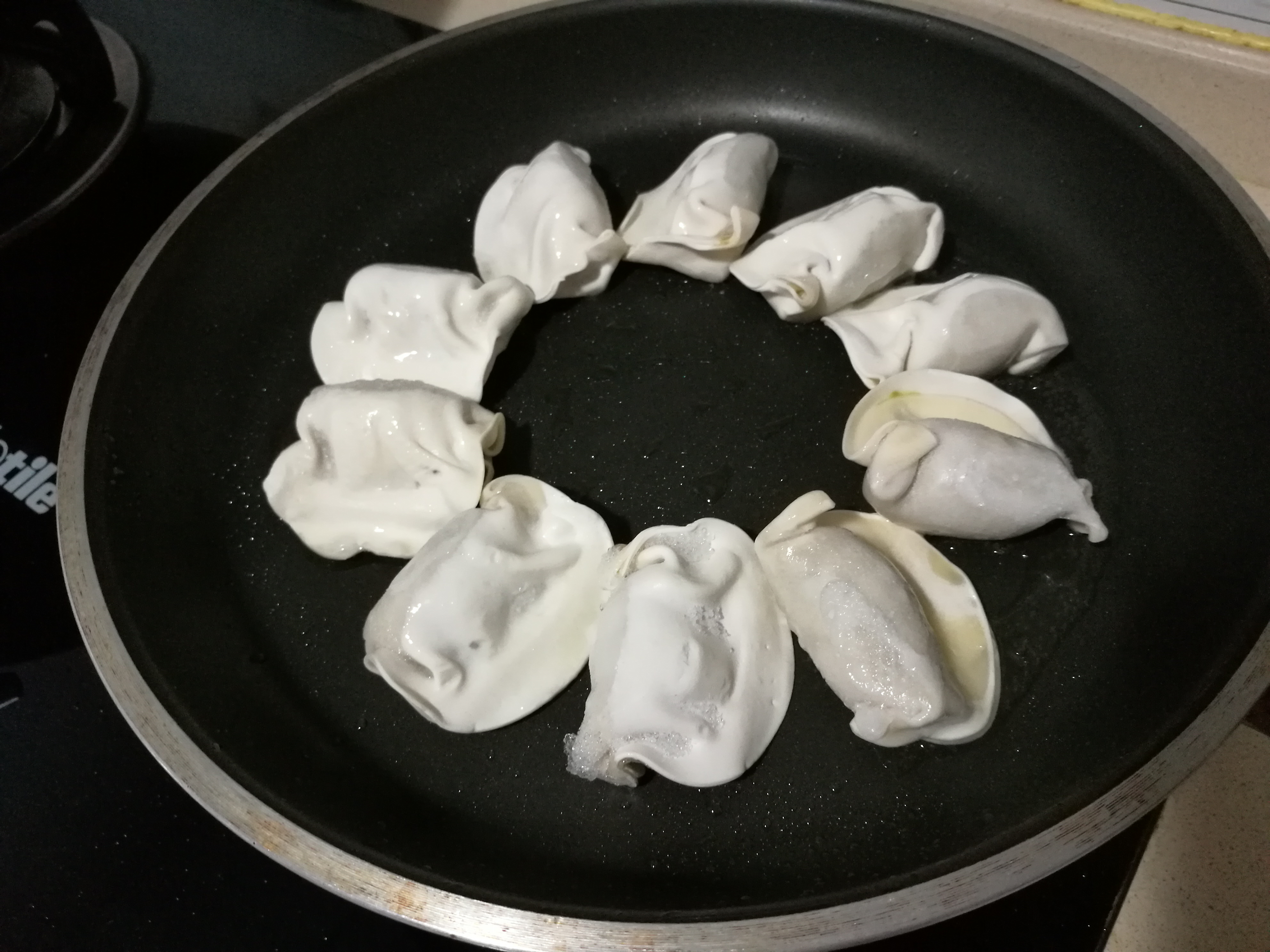 抱蛋煎饺