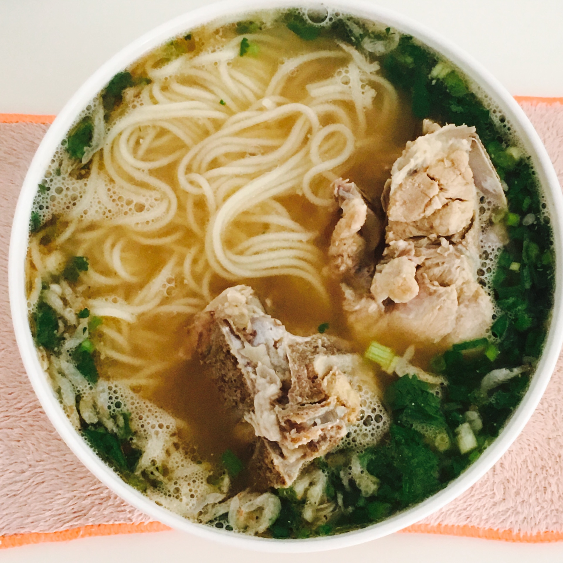 龙骨汤鲜面
