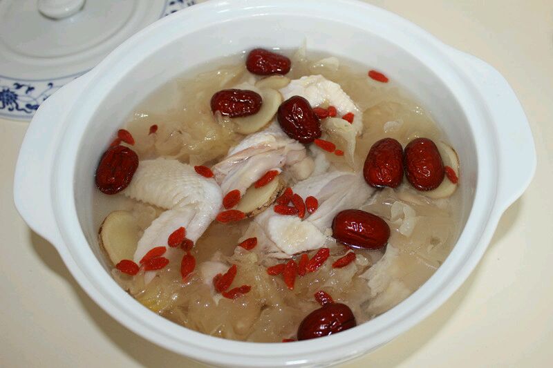 银耳红枣鸡汤
