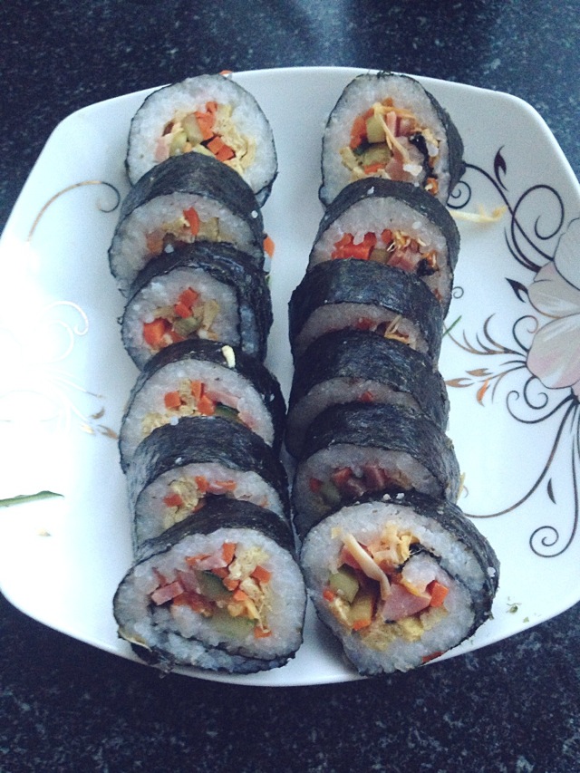 金针菇紫菜包饭