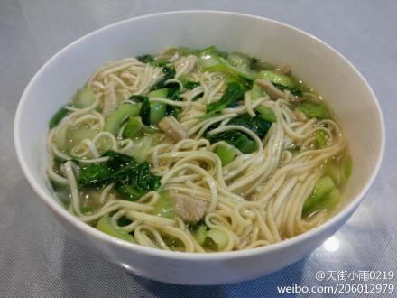 青菜肉丝煨面