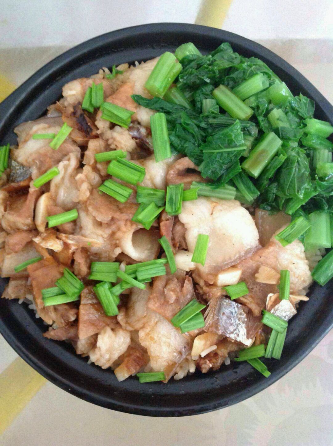 咸鱼五花肉煲仔饭
