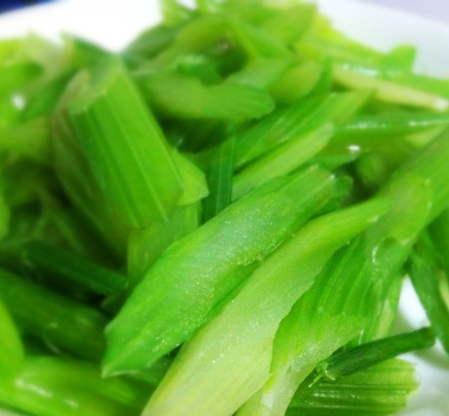 凉拌西芹
