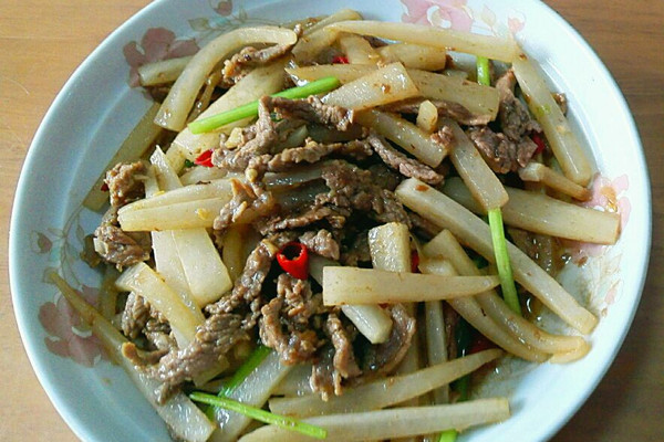 萝卜丝炒牛肉