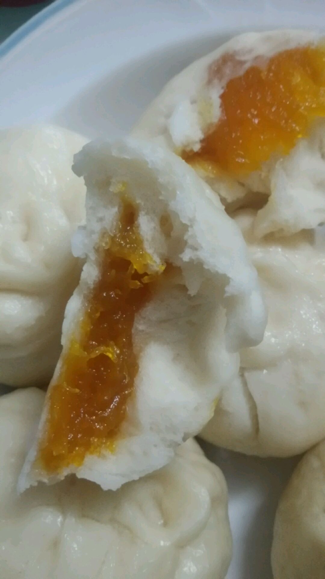 美味的南瓜馅面包完成啦……(≥≤)