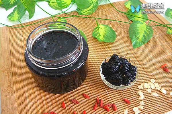 洋参枸杞桑葚膏的做法_【图解】洋参枸杞桑葚