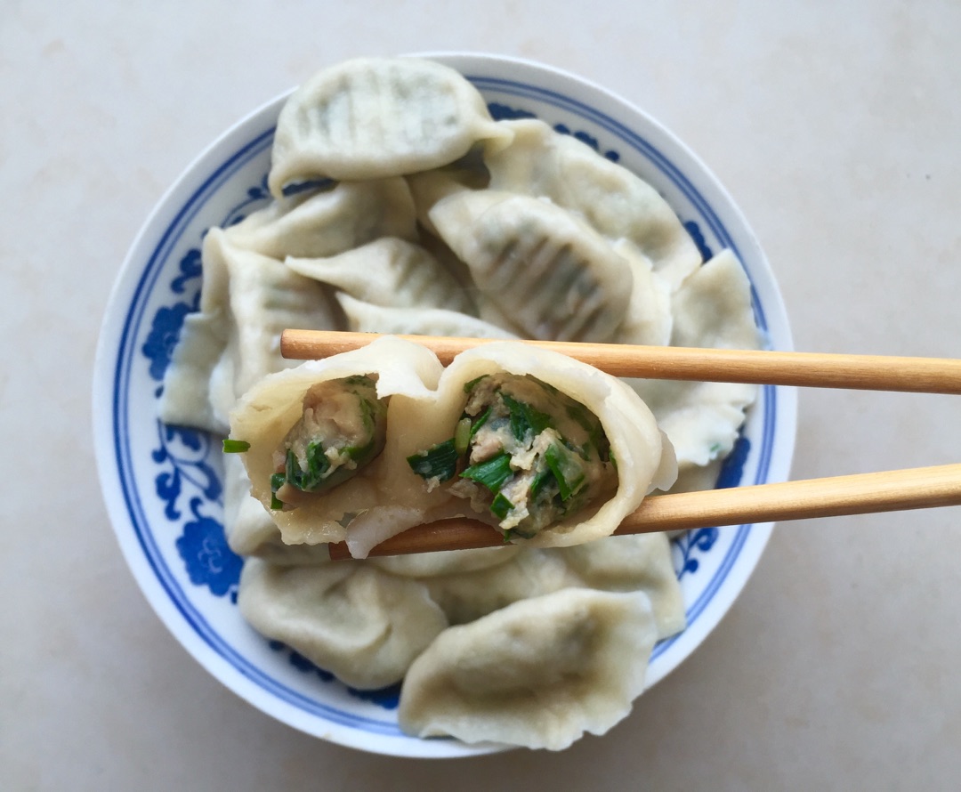 猪肉鲜~韭菜水饺酸甜三鲜泡菜冬天自制虾仁鲜鲜图片
