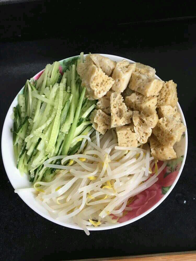 凉皮的做法_【图解】凉皮怎么做如何做好吃_凉皮家常