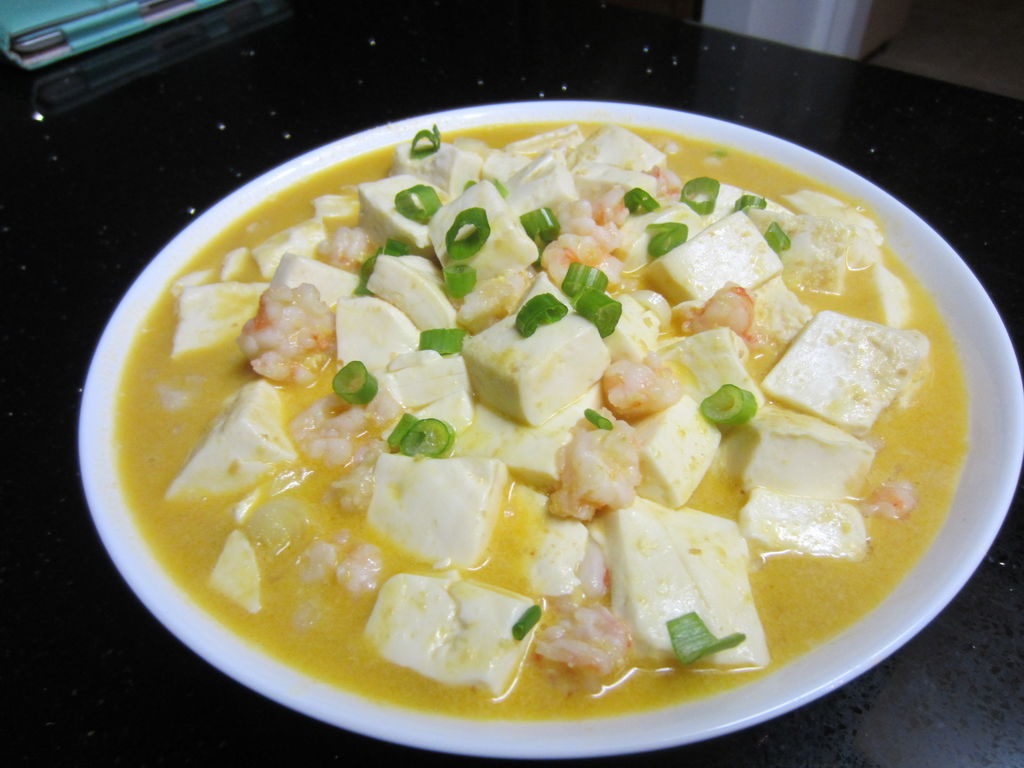 咸蛋黄鲜虾烩豆腐