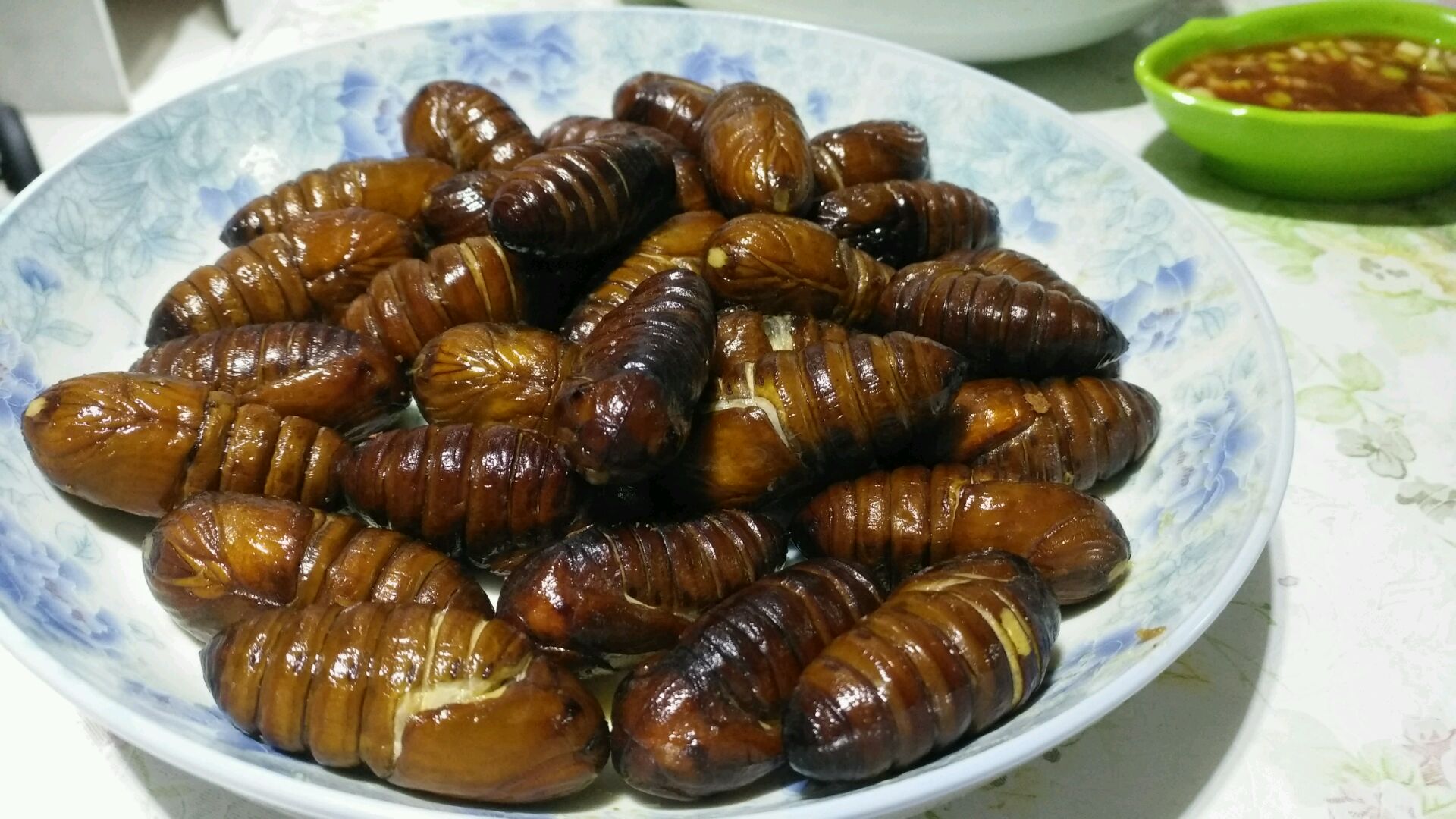 干炸蚕蛹的做法图解4