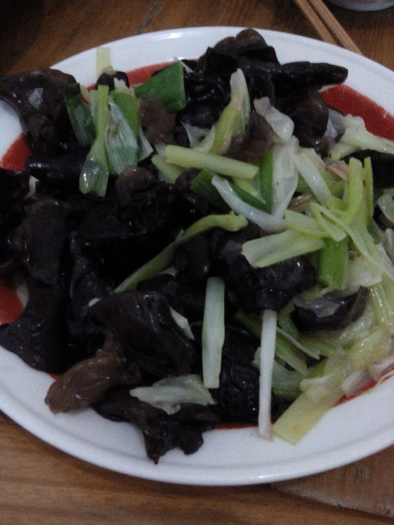 雾霾克星大葱炒木耳