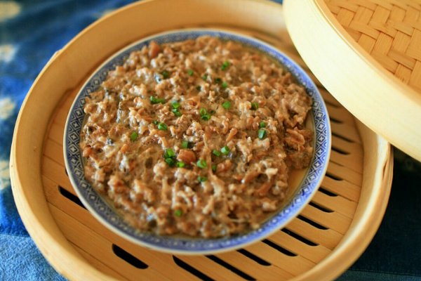 用手机看这个菜谱 扫一扫 边看边做更方便        梅菜蒸肉饼,港式