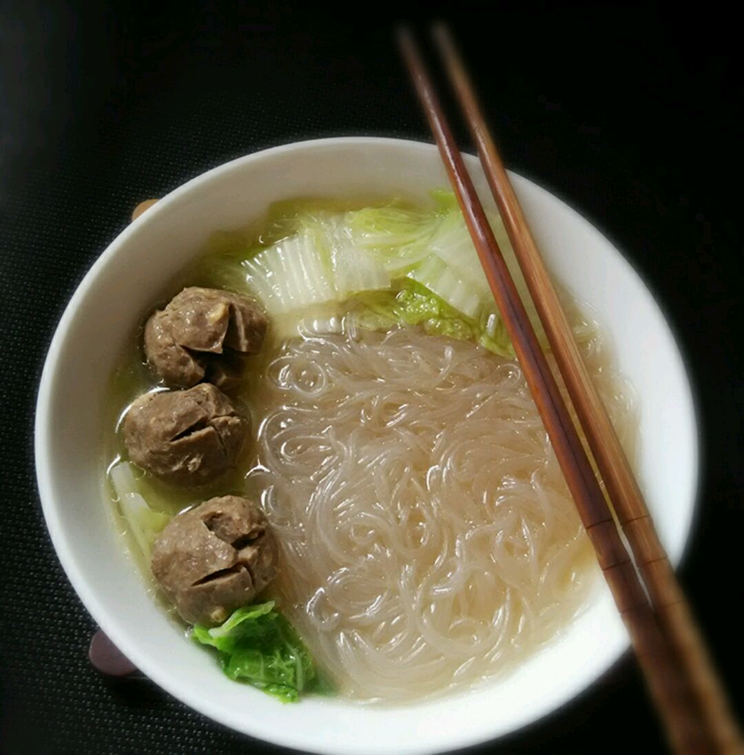白菜肉丸粉丝汤