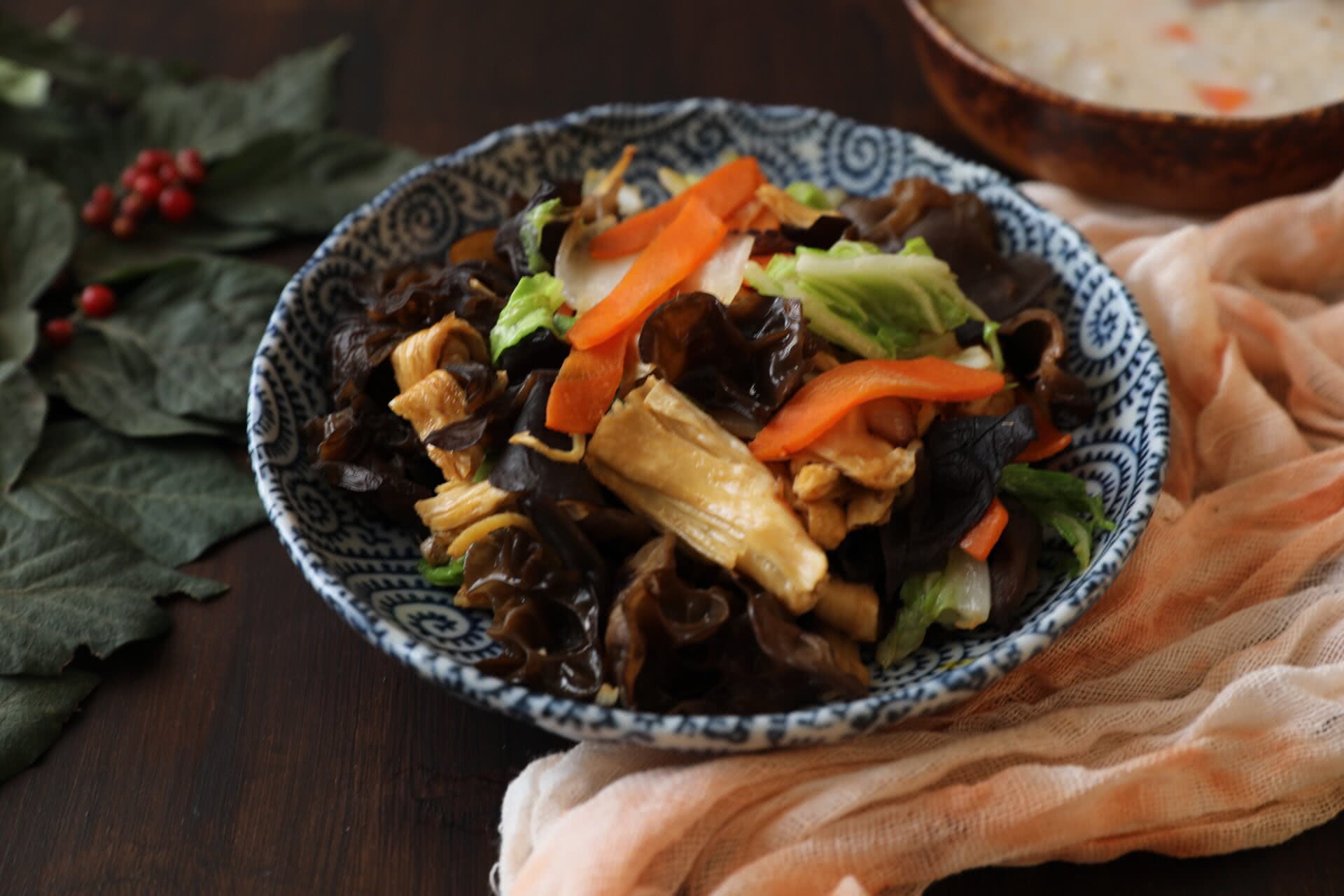 Yichen 發表的 炒青菜鮮蔬-木耳炒萵苣 食譜 - Cookpad