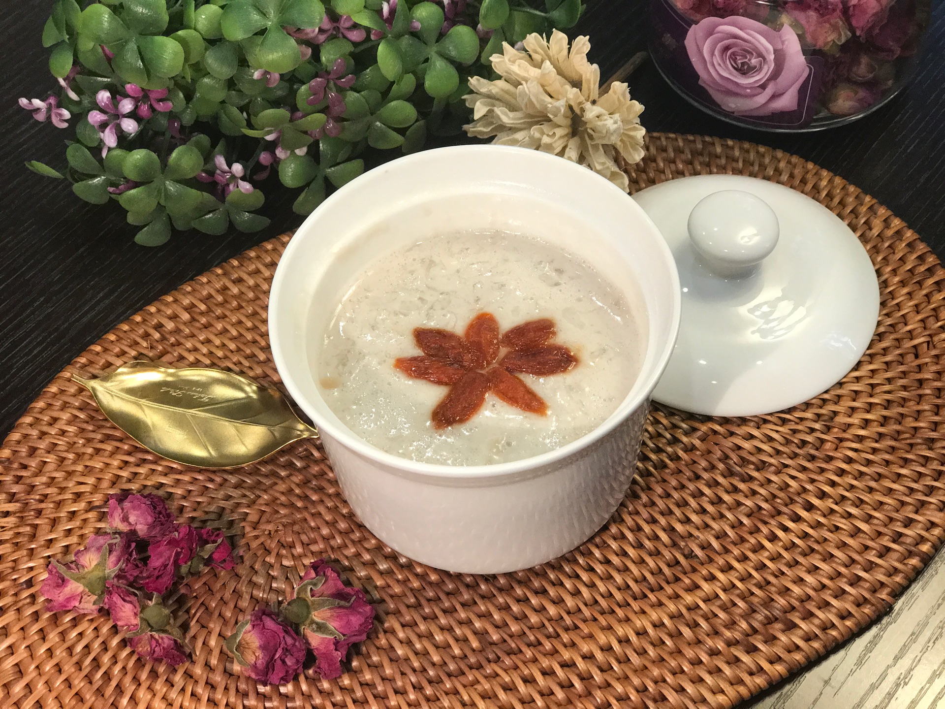 冰糖椰奶燕窝