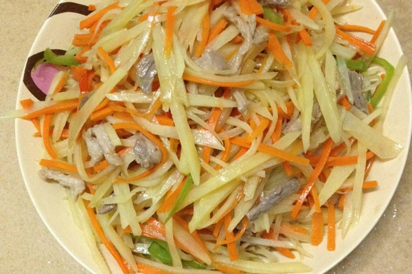 胡萝卜炝炒土豆丝