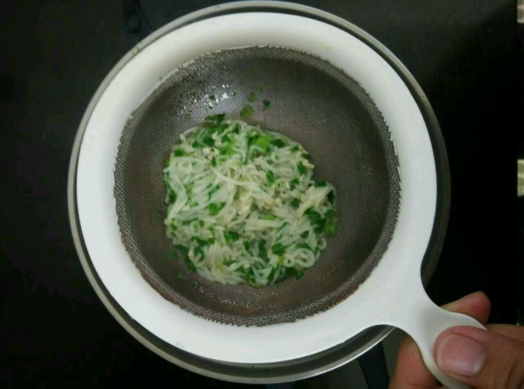 宝宝菜谱——油菜肉沫小面条图片