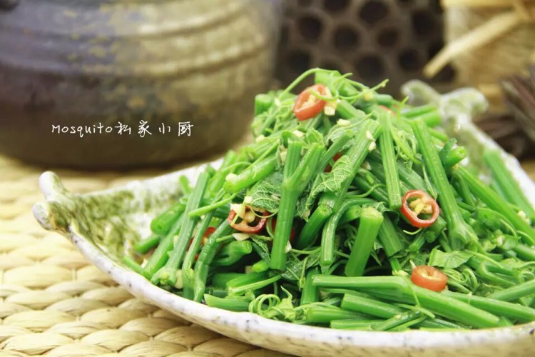 凉拌丝瓜尖