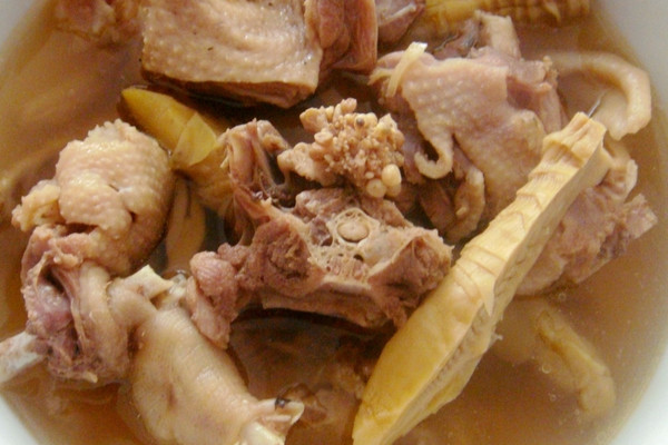 老鸭煲的做法