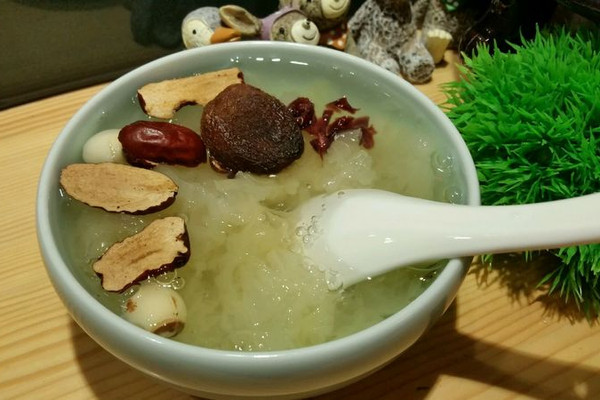 酷晨电高压锅食谱: 银耳汤的做法_【图解】酷