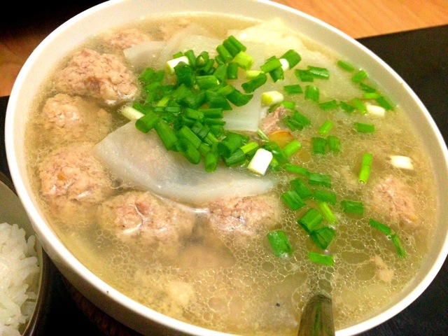 清淡鲜香肉丸汤