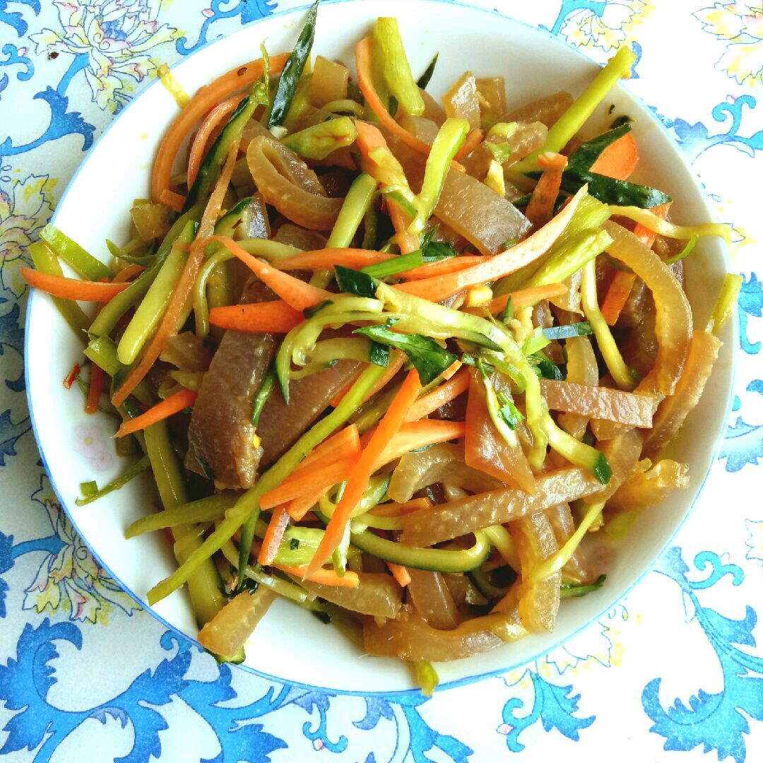 凉拌肉皮
